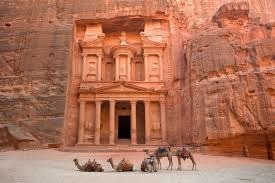 Dans quel pays se situe la cité nabatéenne de Petra ?