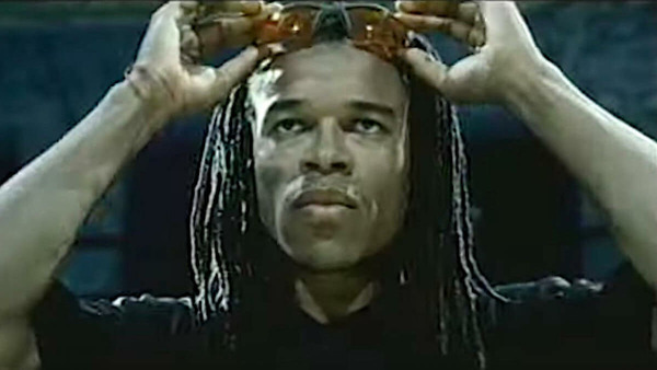 Qui n'apparait pas dans la pub Nike "The Mission" de 2000 ?