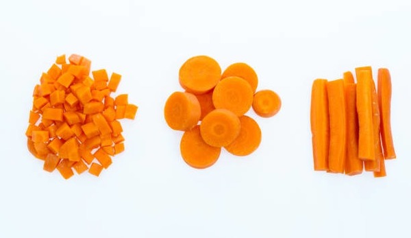 Des carottes coupées en dés de 2 mm, c’est la préparation…