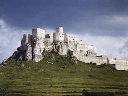 Le château en ruines de Spiš peut être visité…