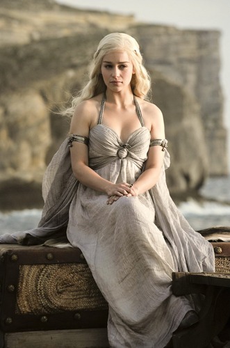 Lors du mariage, qu'offre Ilyros à Daenerys ?