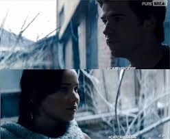 Qui Katniss voit-elle en vision quand elle chasse la dinde avec Gale ?