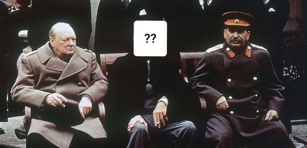 Qui est le Président des Etats-Unis situé entre Churchill et Staline lors de la Conférence de Yalta en 1945 ?