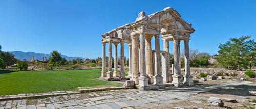 Où se situait le temple d'Aphrodite ?