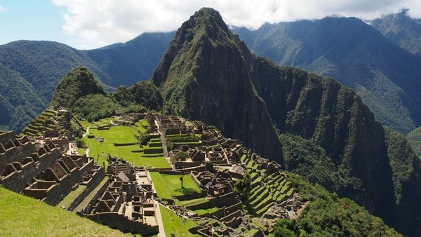 Dans quel pays se trouve Machu Picchu, ancienne cité inca ?