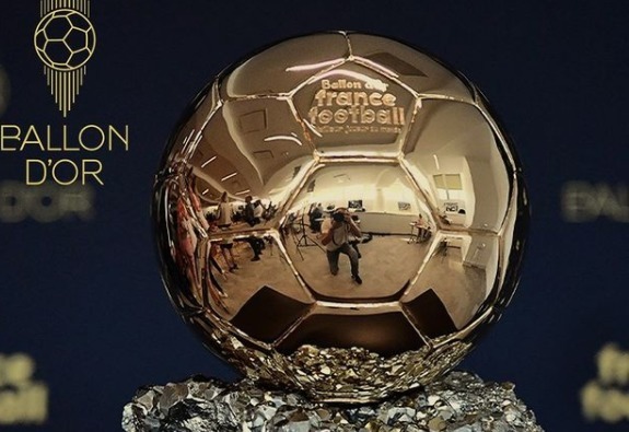 Quel joueur de football a remporté le Ballon d'or en 2021, pour la septième fois ?