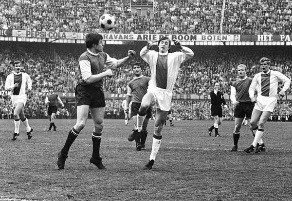 Quel est le nom du derby entre l'Ajax et le Feyenoord Rotterdam ?