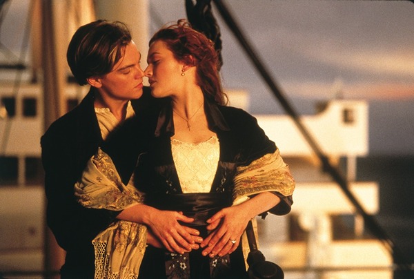 Qui a réalisé "Titanic" en 1998 ?