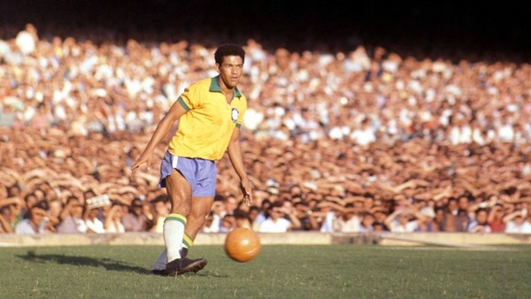 Quelle était la particularité du brésilien Garrincha ?
