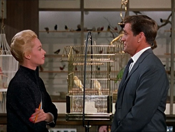 Quels sont les premiers volatiles à apparaître dans «Les oiseaux», d’Alfred Hitchcock (1963) ?