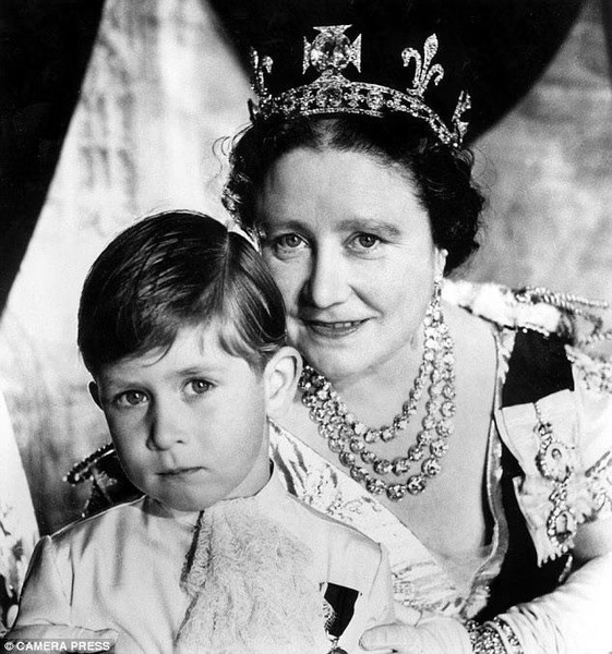 Quel âge avait-il lors du couronnement de sa mère, Élisabeth, le 2 juin 1953 ?