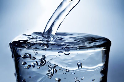 Beber água ajuda a emagrecer?