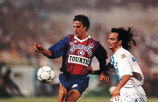Eté 1994, le PSG est champion de France devant l'OM son dauphin. Combien de points séparent les deux équipes ?