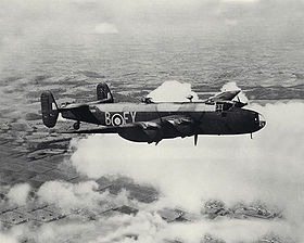 Combien y avait-il de personnes comme équipage au sein du bombardier britannique Halifax ?
