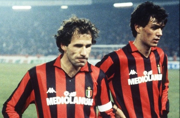 Lequel a passé toute sa carrière pro à l'AC Milan ?