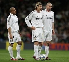 En octobre 2003, le carton rouge reçu par Beckham contre l'Autriche en fait le premier capitaine anglais de l'histoire à être expulsé.