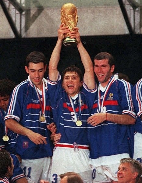 La France remporte la Coupe du Monde de 1998, Bixente a disputé l'intégralité de la finale face au Brésil.