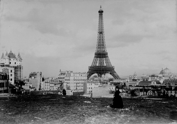 La Tour Eiffel a été inaugurée au...