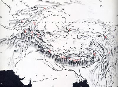 Sur quelle grande chaîne de montagnes se situe le Tibet ?