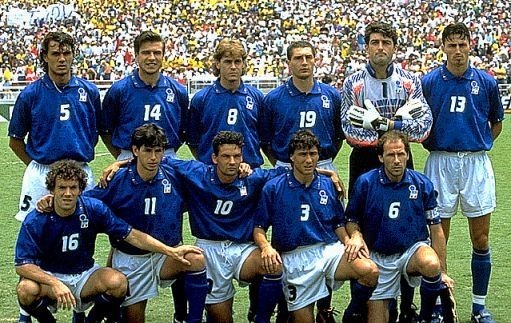 Qui portait le numéro 16 dans l'équipe d'Italie pendant la Coupe du monde 1994 ?