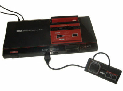 Quelle est cette console éditée par Sega qui sort en octobre aux États-Unis ?