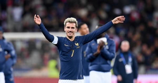Il détient à ce jour le record de matchs consécutifs disputés en équipe de France. Ce record est de.....