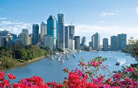 Regardez la ville de Brisbane, dans quel pays doit-on aller pour la visiter ?