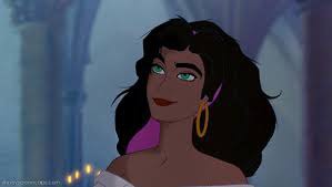 Comment Esmeralda se qualifie-t-elle dans la chanson "Les bannis ont droit d'amour" ?