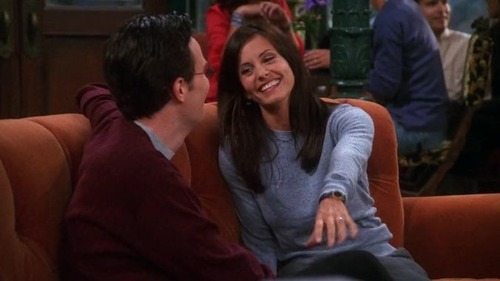 Qu'a dit Chandler quand Monica lui a dit qu'elle voulait un bébé ?