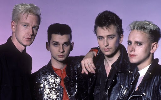 Quel est le nom du chanteur leader du groupe Depeche Mode ?