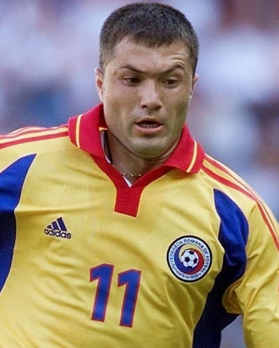 Surnommé "Le cobra" il fit les beaux jours de Valence et Galatasaray dans les années 90 et 2000 ?