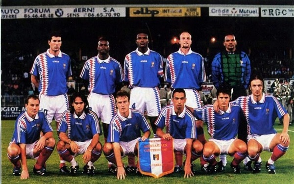 Le 6 septembre 1995 à Auxerre, sur quel score l'équipe de France a-t-elle battu l' Azerbaïdjan ?