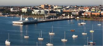 Ce port lumineux s'appelle Geelong. Savez-vous dans quel pays il se situe ?
