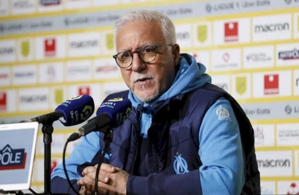 Qui est l’entraîneur de l’Olymique de Marseille ? (2021) (Mais cette année il change beaucoup d’entraîneur, à cause des mauvais résultats de l’OM.)