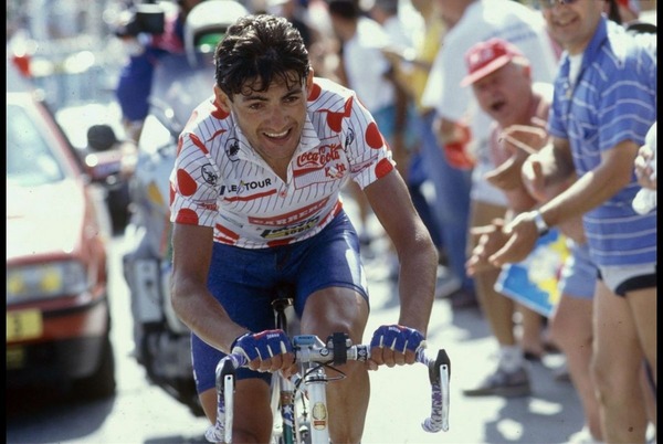 3 podiums sur le Giro et 3 autre sur le Tour ainsi que plusieurs maillots distinctifs pour l'italien ?