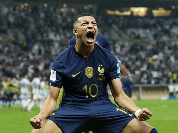 Combien de buts Kylian Mbappé a-t-il inscrit sur les 2 finales qu'il a disputé ?