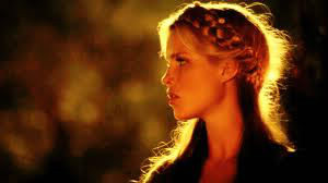 De qui Rebekah est-elle amoureuse ?