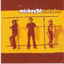 Dans la chanson'' Matador'' par Mickey 3D.Retrouvons 2 mots manquants. Je n'ai pas peur des Américains,  Ni des cons, ni  _  _,