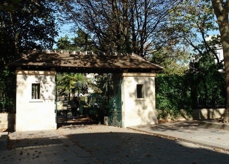 L’entrée du square de la Roquette (11e) est l’ancien porche…