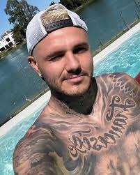 Non c'est pas un gars de télé-réalité même si il coche toutes les cases, avant argentin aujourd'hui au Galatasaray ?