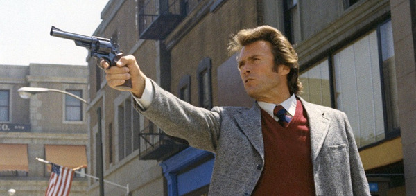 Dans une série de 5 films, Clint Eastwood est l'Inspecteur...