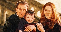 Comment les Dursleys interprètent-ils la mort des parents de Harry ?