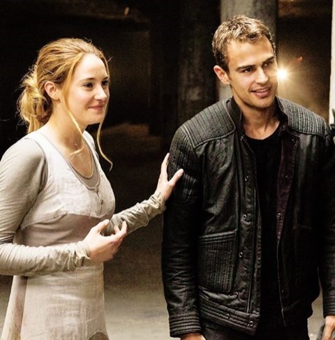 Quand Tris et Quatre "se rencontrent-ils" pour la 1e fois ?