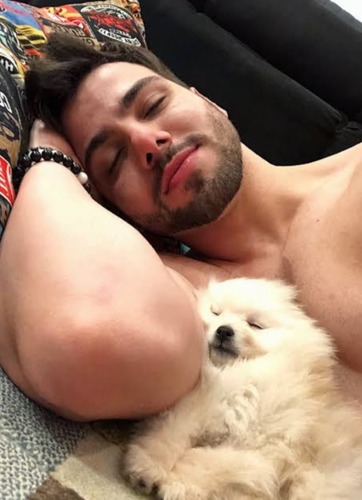 Qual é o nome do cachorro do T3ddy?