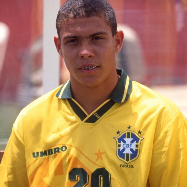 En 1994 il remporte la Coupe du Monde avec le Brésil, combien de matchs a-t-il disputé durant le tournoi ?