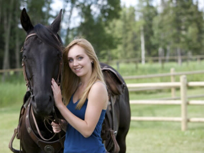 Qui est ce cheval et cette fille ?
