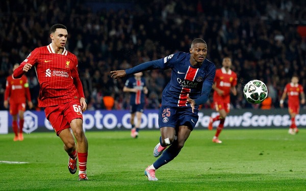 En huitième de finale le PSG est opposé à Liverpool. Quelle équipe remporte le match aller 1-0 au Parc des Princes ?