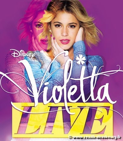 Violetta fait-elle un concert avec ses amis ?