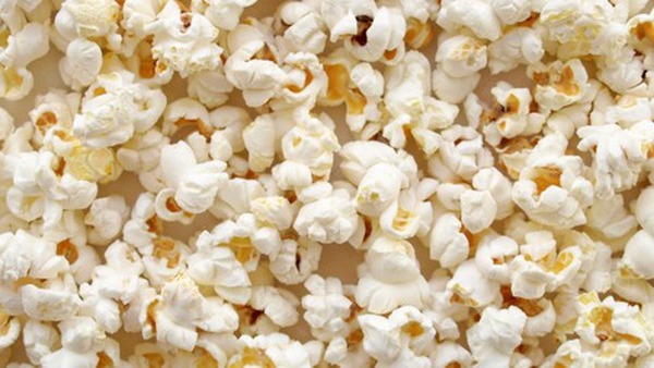 Le pop-corn qu'on mange au cinéma, est fait à base de quoi ?