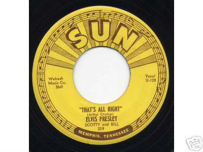 En quelle année est produit le premier vinyle d'Elvis chez Sunrecords ?